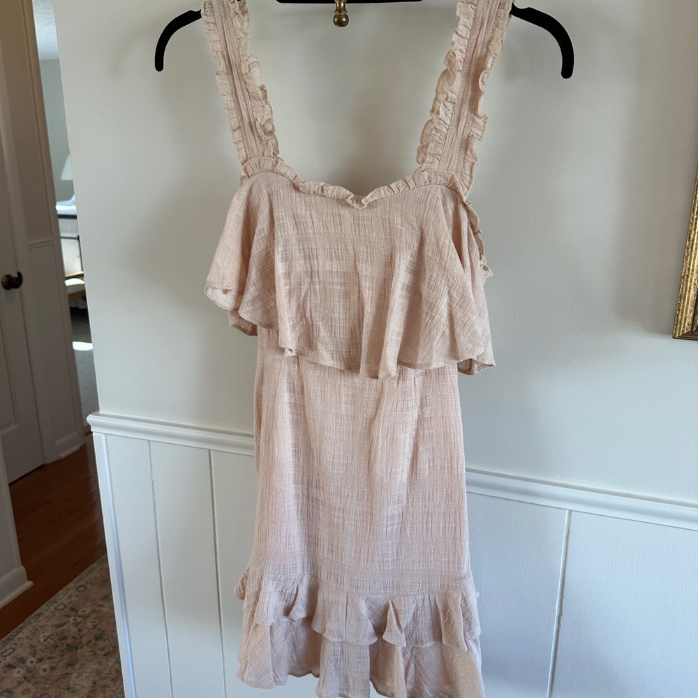 Elegant Sleeveless Ruffle Dress